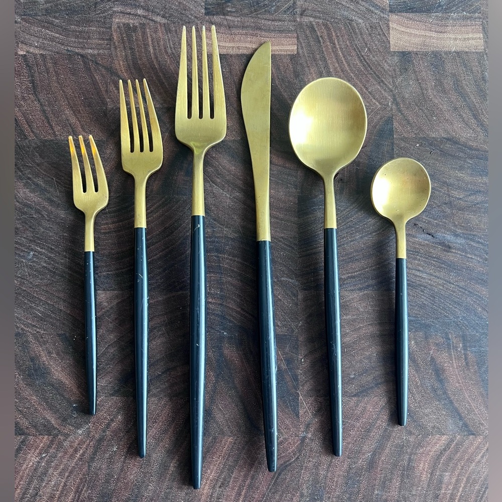 Service for 60 Elegant Matte Black and Gold Cutlery Set (6-piece set)